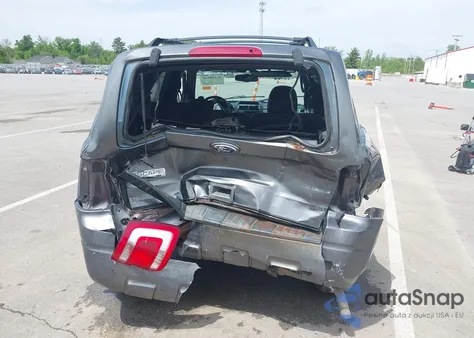 2012 Ford Escape Xlt z USA, uszkodzony, nr VIN 1FMCU9D73CKB98851